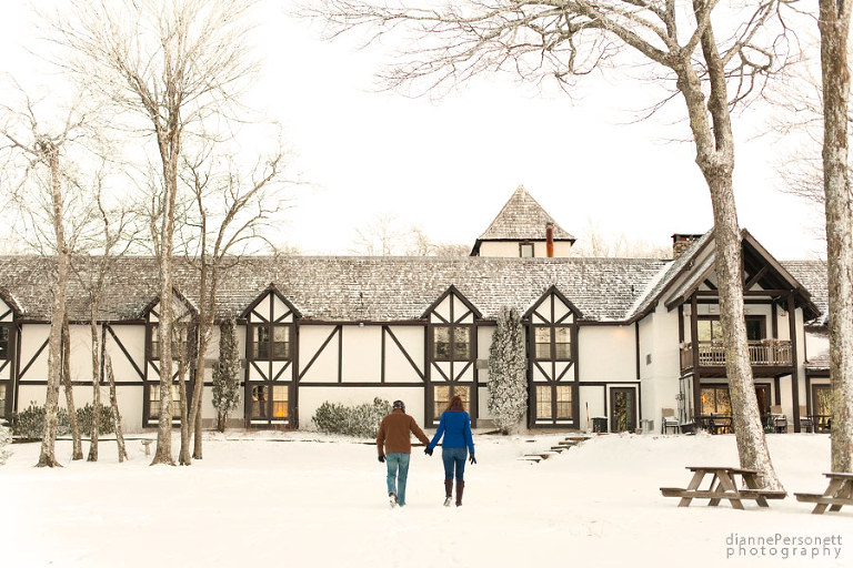 charlotte wintery and snowy engagement photos
