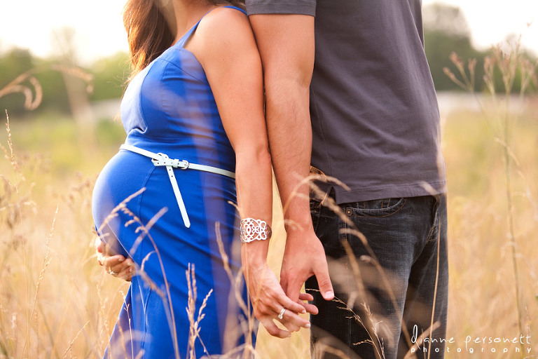 maternity photos in a field in Charlotte North Carolina