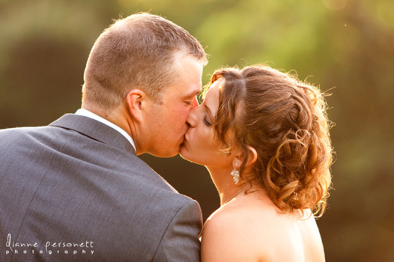 wedding photos at silver hearth lodge roanoke
