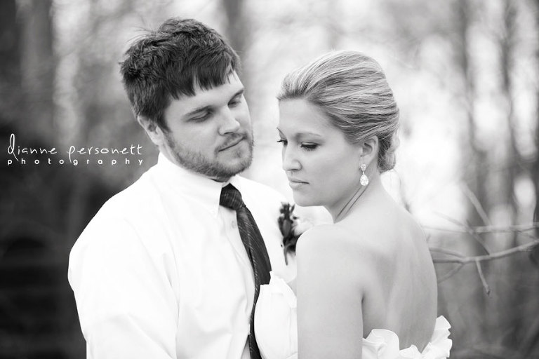 wedding photos at winmock barn winston-salem 