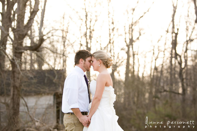 wedding photos at winmock barn winston-salem 