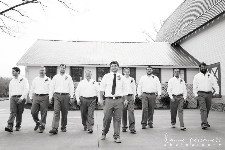 wedding photos at winmock barn winston-salem 