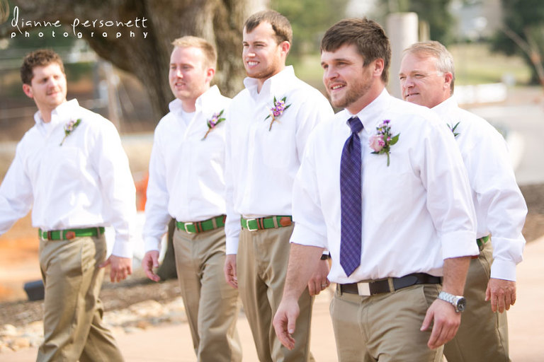 wedding photos at winmock barn winston-salem 