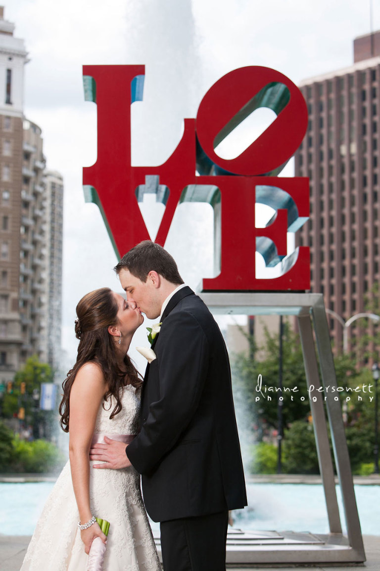 wedding photos in philadelphia, wedding photos at Love Park Philadelphia