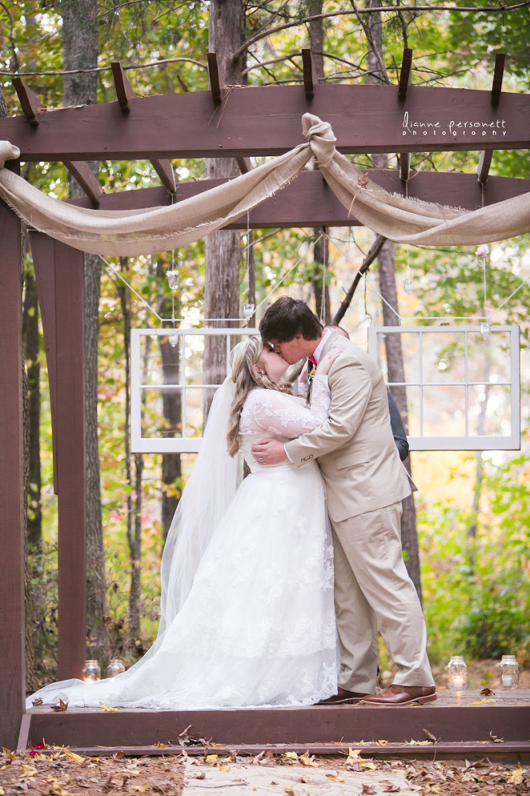 watershed pavilion at edgemoor wedding photos