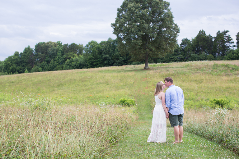 daveste vineyards engagement photos