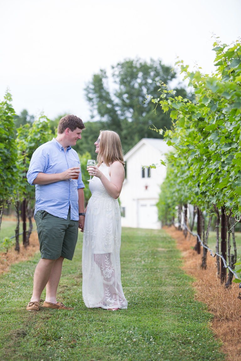daveste vineyards engagement photos