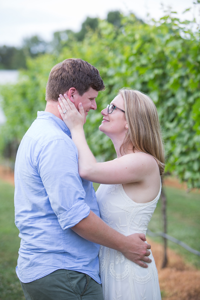 daveste vineyards engagement photos