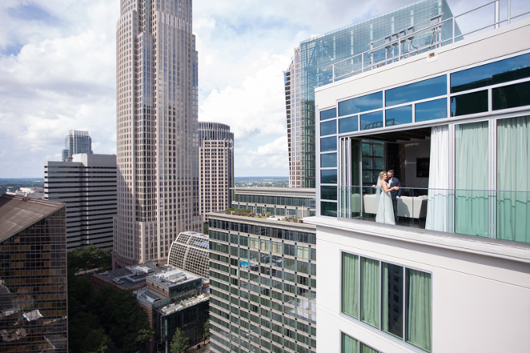 nuvole rooftop twenty two byron's southend charlotte wedding photos charlotte wedding